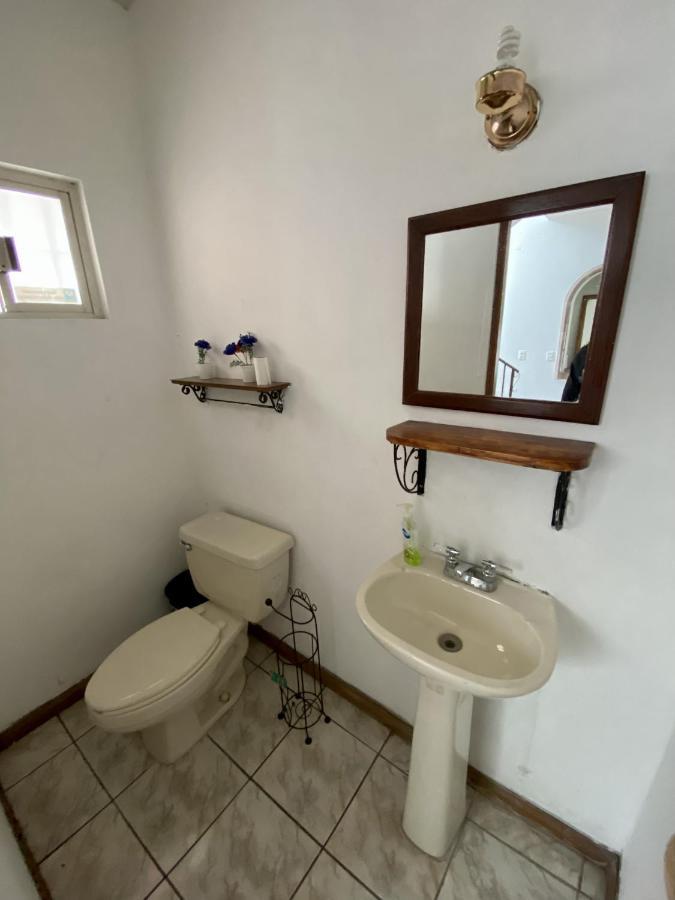 La Casa Rosa Monterrey Villa Buitenkant foto