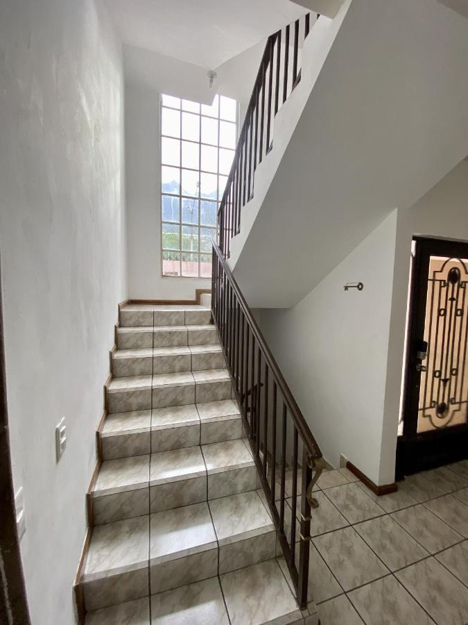 La Casa Rosa Monterrey Villa Buitenkant foto